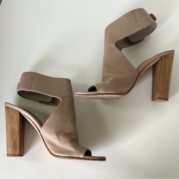 Vince Addie Open-Toe Buckle-Back Sandal Taupe Wood Block Heel Size 8.5 - Picture 11 of 13